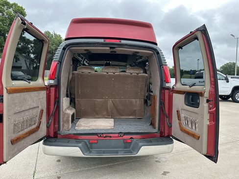 Used 1998 Chevrolet Express 1500 RWD image 19