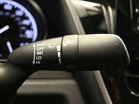 Used 2022 Toyota Camry SE FWD image 30