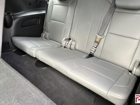 Used 2019 Chevrolet Suburban LT image 19