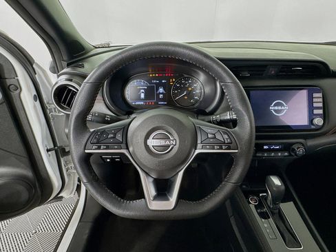 Used 2024 Nissan Kicks SR FWD image 13
