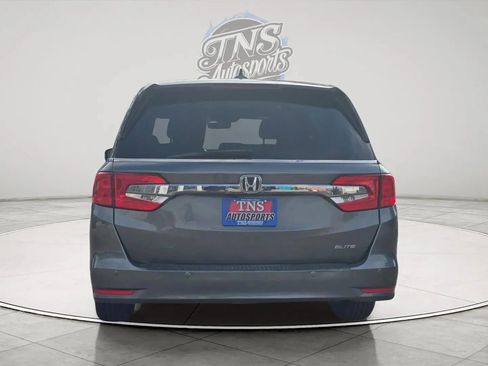 Used 2018 Honda Odyssey Elite image 3