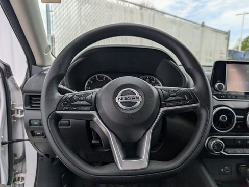Used 2022 Nissan Sentra S FWD image 11