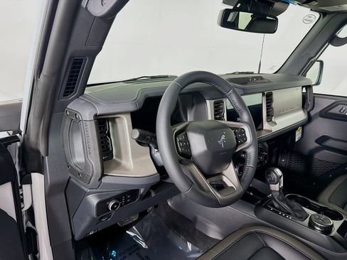 New 2026 Ford Bronco Outer Banks image 9