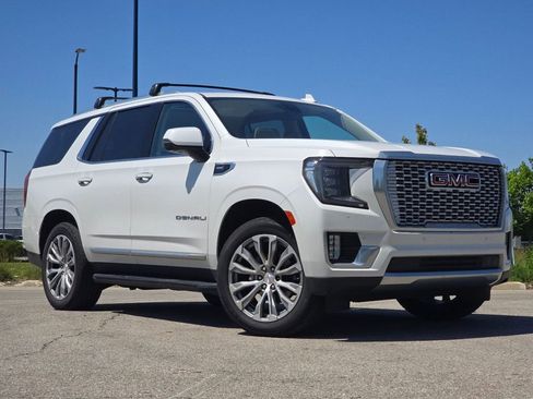 Used 2022 GMC Yukon Denali w/ Max Trailering Package AWD/4WD image 2