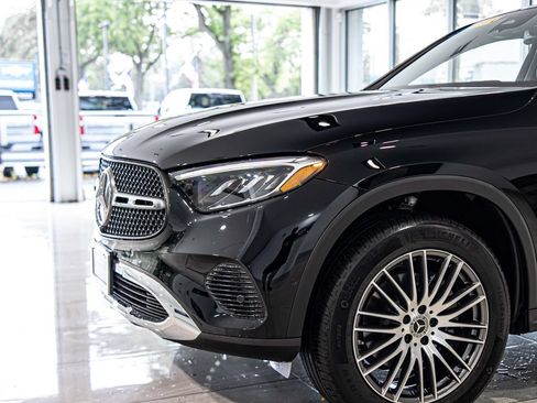Used 2026 Mercedes-Benz GLC 300 4MATIC image 4