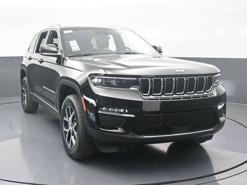 Used 2025 Jeep Grand Cherokee Limited image 9