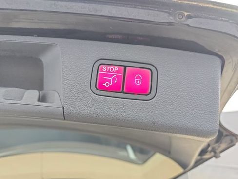 Used 2013 Mercedes-Benz GLK 350 2WD image 32
