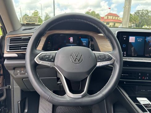 Used 2024 Volkswagen Atlas SE FWD image 15