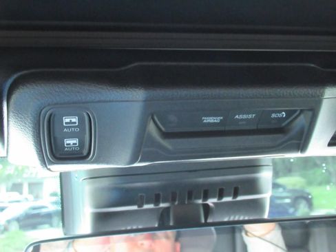 Used 2025 Jeep Wrangler Unlimited Sahara w/ Technology Group AWD/4WD image 27