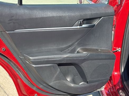 Used 2023 Toyota Camry SE image 15