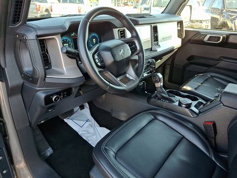 Used 2025 Ford Bronco Outer Banks AWD/4WD image 11