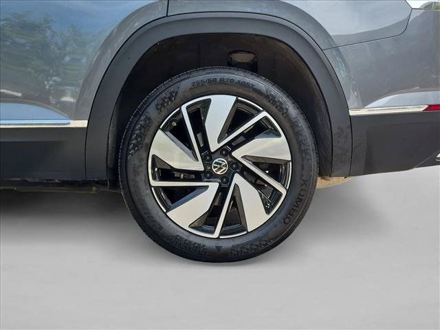 Used 2024 Volkswagen Atlas SEL AWD/4WD image 14