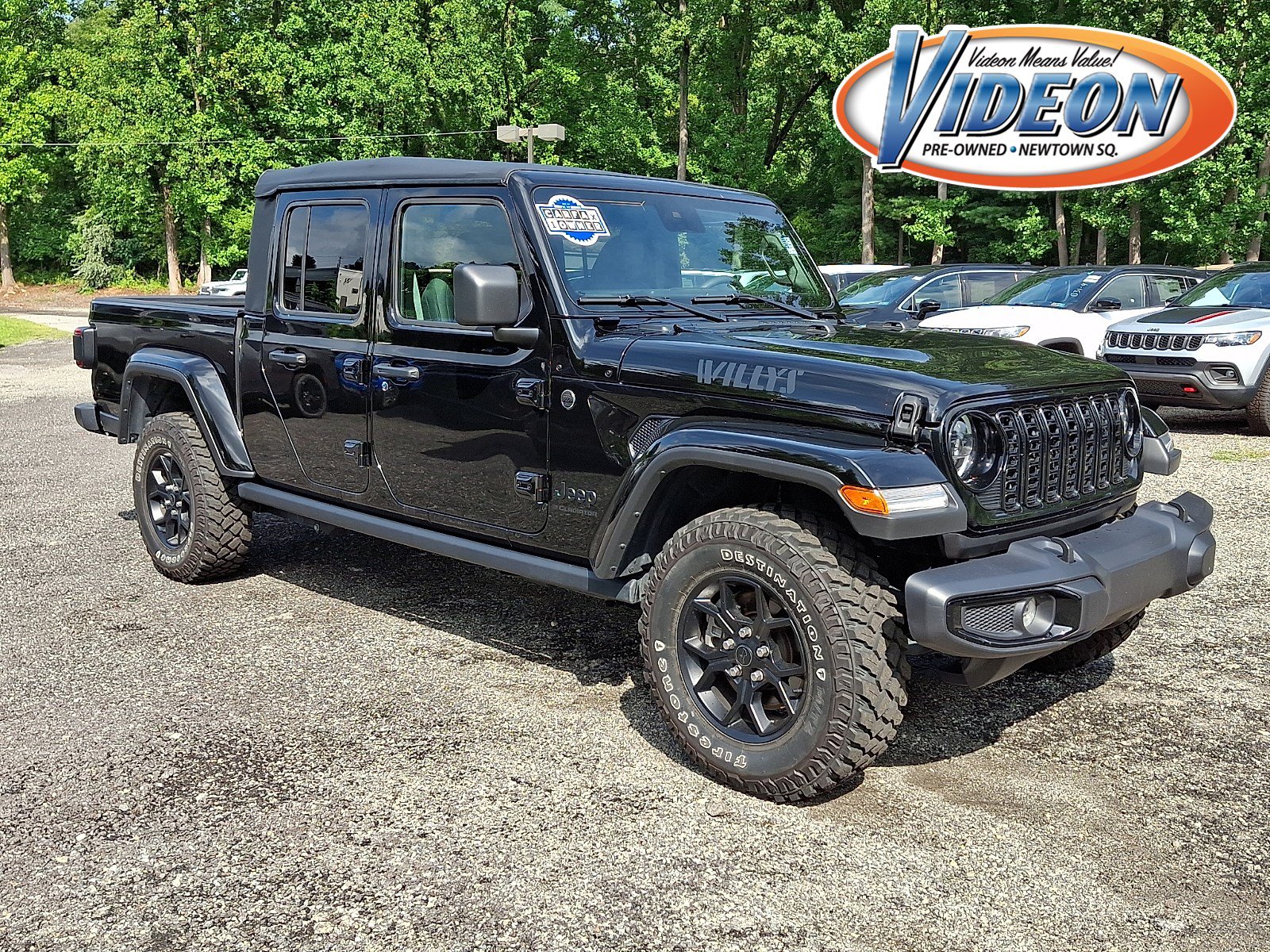 Certified 2025 Jeep Gladiator Sport AWD/4WD image 1