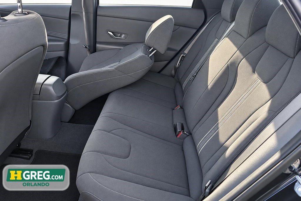 Used 2023 Hyundai Elantra SEL w/ Convenience Package FWD image 12