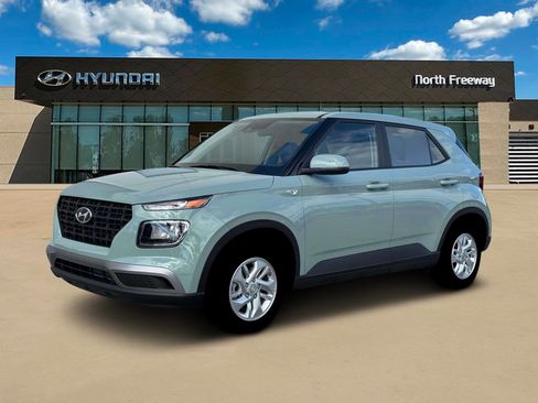 New 2026 Hyundai Venue SE image 2