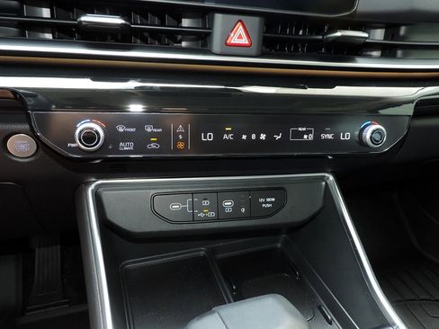 Used 2026 Kia Carnival SX Prestige FWD image 23