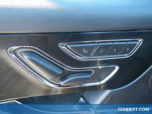 Certified 2025 Lincoln Corsair Reserve image 23