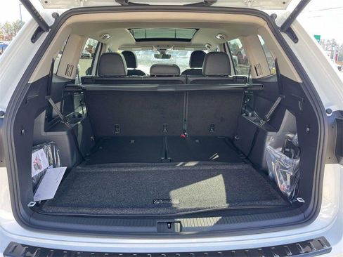 Used 2026 Volkswagen Atlas SE FWD image 14