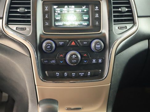 Used 2017 Jeep Grand Cherokee Laredo w/ Quick Order Package 23E image 20