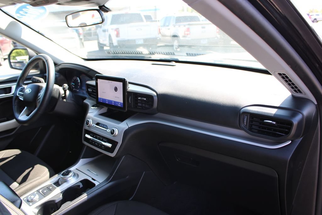 Used 2023 Ford Explorer XLT AWD/4WD image 31