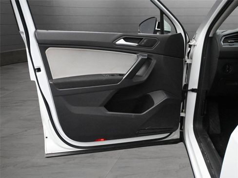 Used 2021 Volkswagen Tiguan S image 8