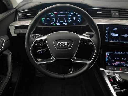 Used 2023 Audi e-tron Premium image 9