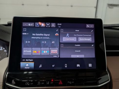 Used 2025 Jeep Compass Limited AWD/4WD image 19