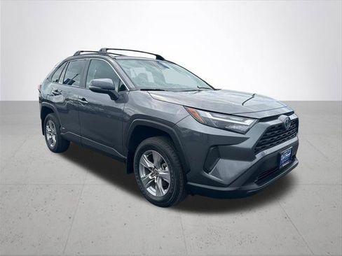 Certified 2022 Toyota RAV4 XLE w/ Convenience Package AWD/4WD image 6