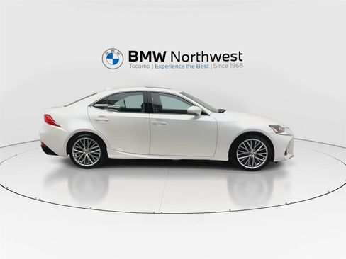 Used 2018 Lexus IS 300 AWD image 5