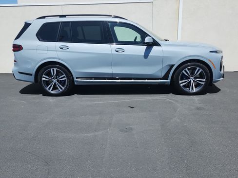 Used 2026 BMW X7 xDrive40i AWD/4WD image 3