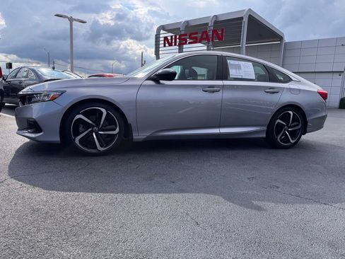 Used 2022 Honda Accord Sport image 2