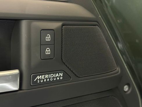 New 2026 Land Rover Defender 130 X-Dynamic SE image 25