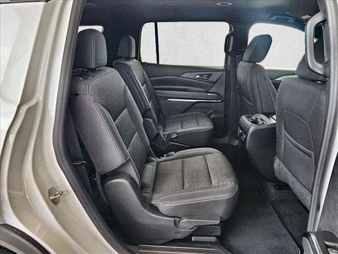 Used 2024 Chevrolet Traverse LT FWD image 21