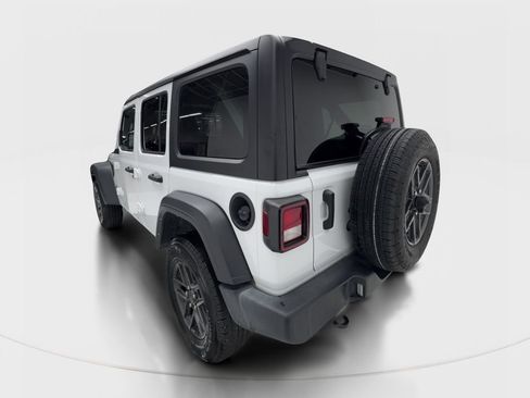 Used 2024 Jeep Wrangler Unlimited Sport AWD/4WD image 10