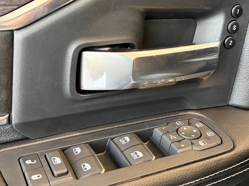 New 2026 RAM 2500 Laramie AWD/4WD image 14