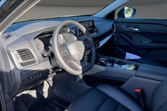 New 2027 Nissan Rogue Dark Armor FWD image 7