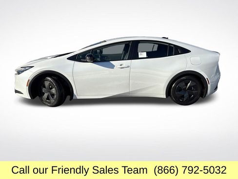 New 2026 Toyota Prius LE image 2