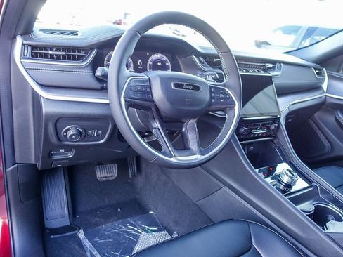 New 2025 Jeep Grand Cherokee Limited w/ Trailer Tow Package image 20