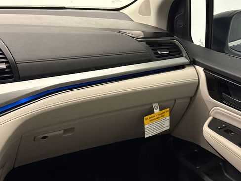New 2026 Honda Odyssey Touring image 17