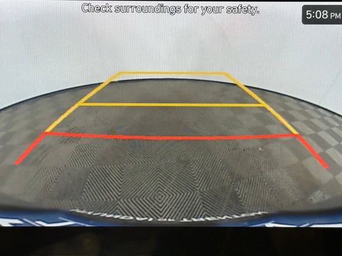 Certified 2025 Hyundai Venue Limited FWD image 38