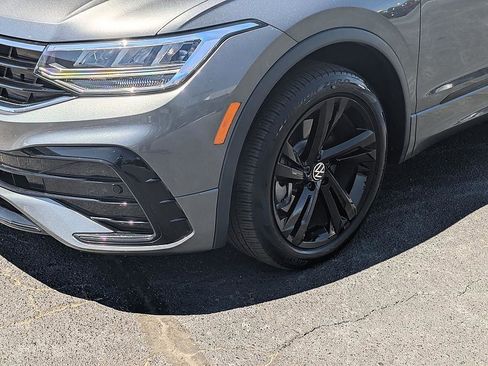 Used 2023 Volkswagen Tiguan SE R-Line image 9