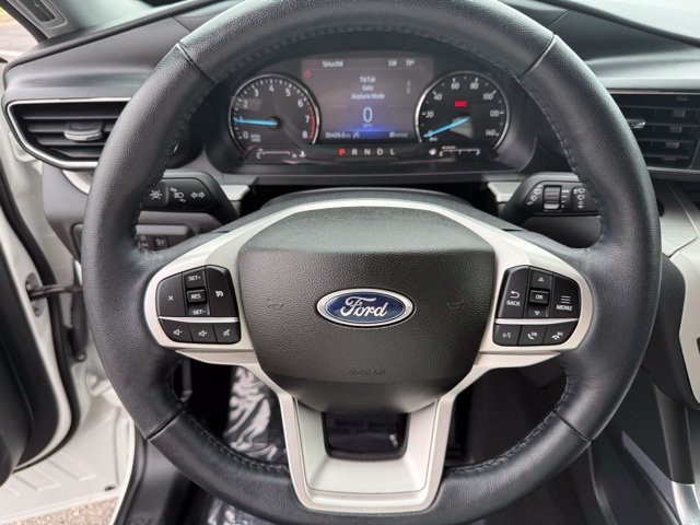Used 2023 Ford Explorer XLT w/ Equipment Group 202A AWD/4WD image 14