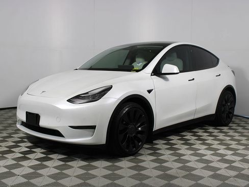 Used 2021 Tesla Model Y Long Range image 4