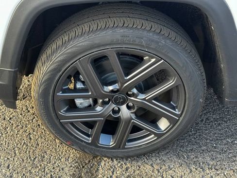 New 2026 Jeep Compass Limited AWD/4WD image 10