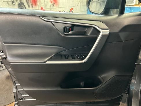 Used 2023 Toyota RAV4 LE image 9