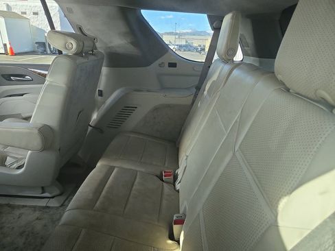 Certified 2022 Cadillac Escalade Premium Luxury Platinum w/ Heavy-Duty Trailer Package image 9