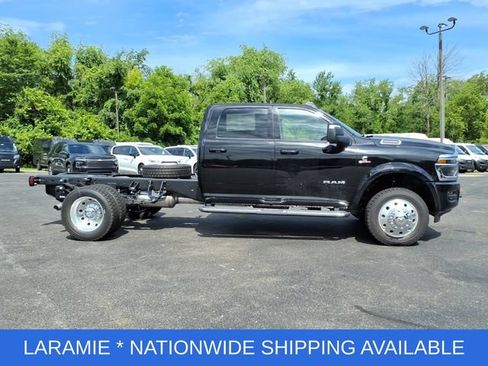 New 2026 RAM 5500 4x4 Crew Cab w/ Laramie Trim Package image 8