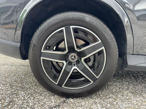 Used 2025 Mercedes-Benz GLC 300 4MATIC image 30