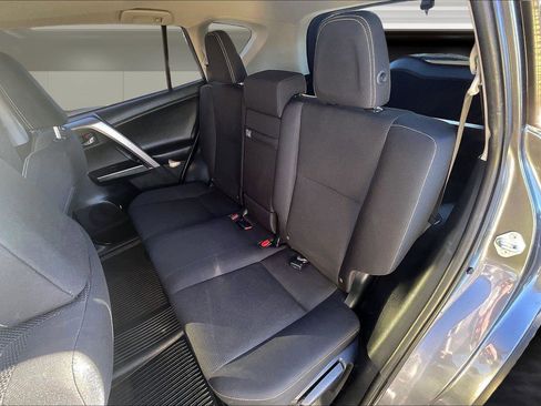 Used 2017 Toyota RAV4 XLE image 28