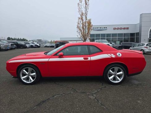 Used 2015 Dodge Challenger R/T w/ Quick Order Package 28D R/T image 2